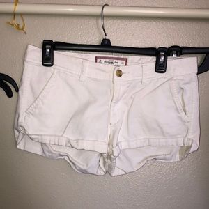 🚨SOLD🚨A&F White Shorts (size 8 29w)